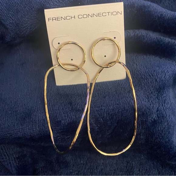 French Connection Jewelry - FRENCH CONNECTION GOLD TONE HOOPS NWT